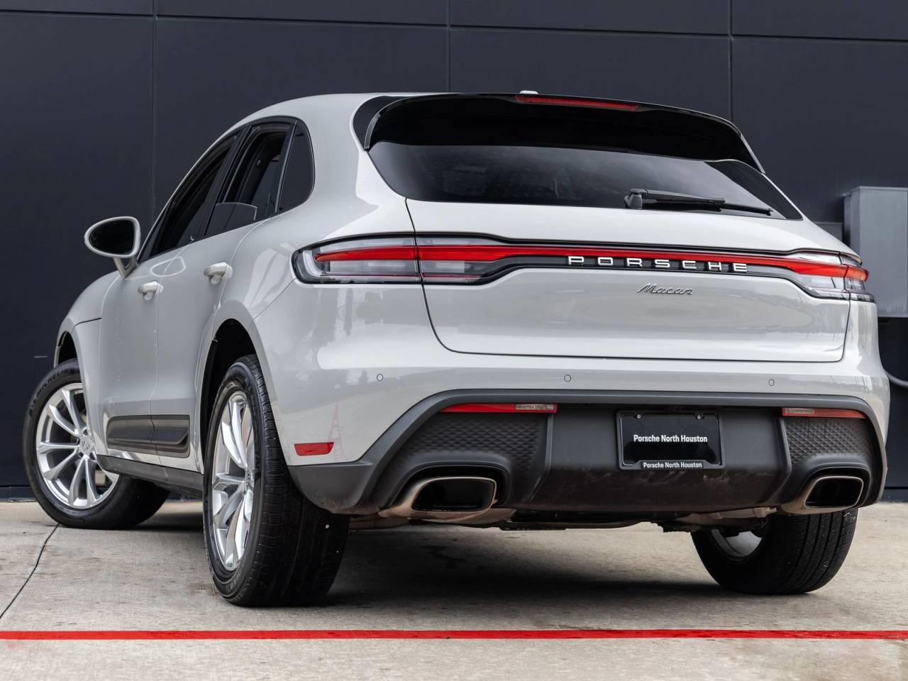 2023 Porsche Macan Macan (MY23)