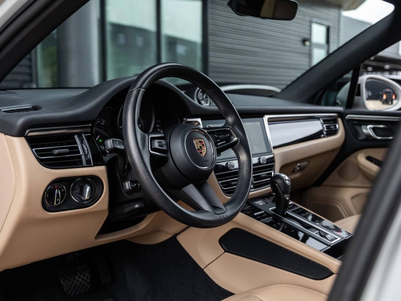2023 Porsche Macan Macan (MY23)