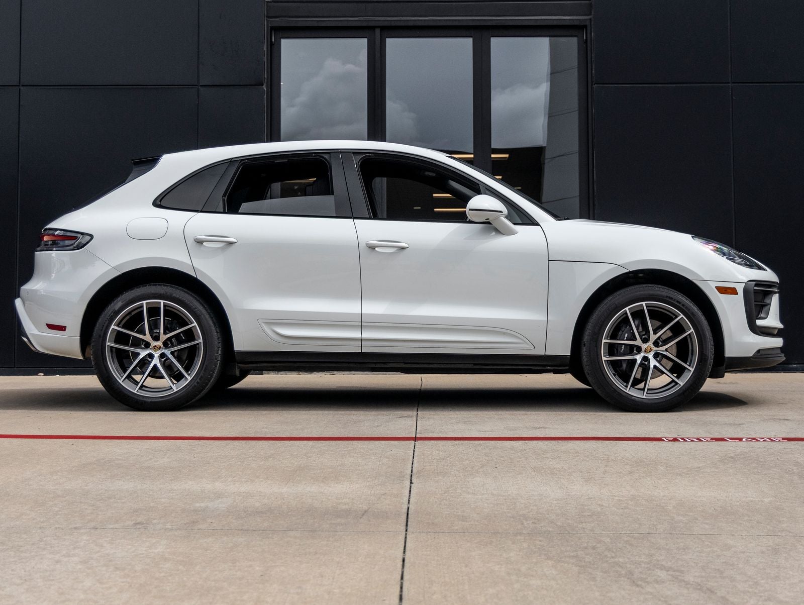 2023 Porsche Macan Macan