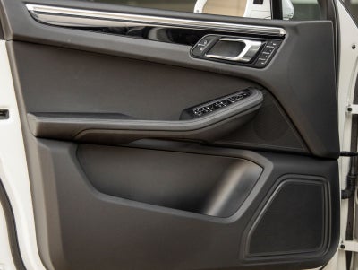 2023 Porsche Macan Macan