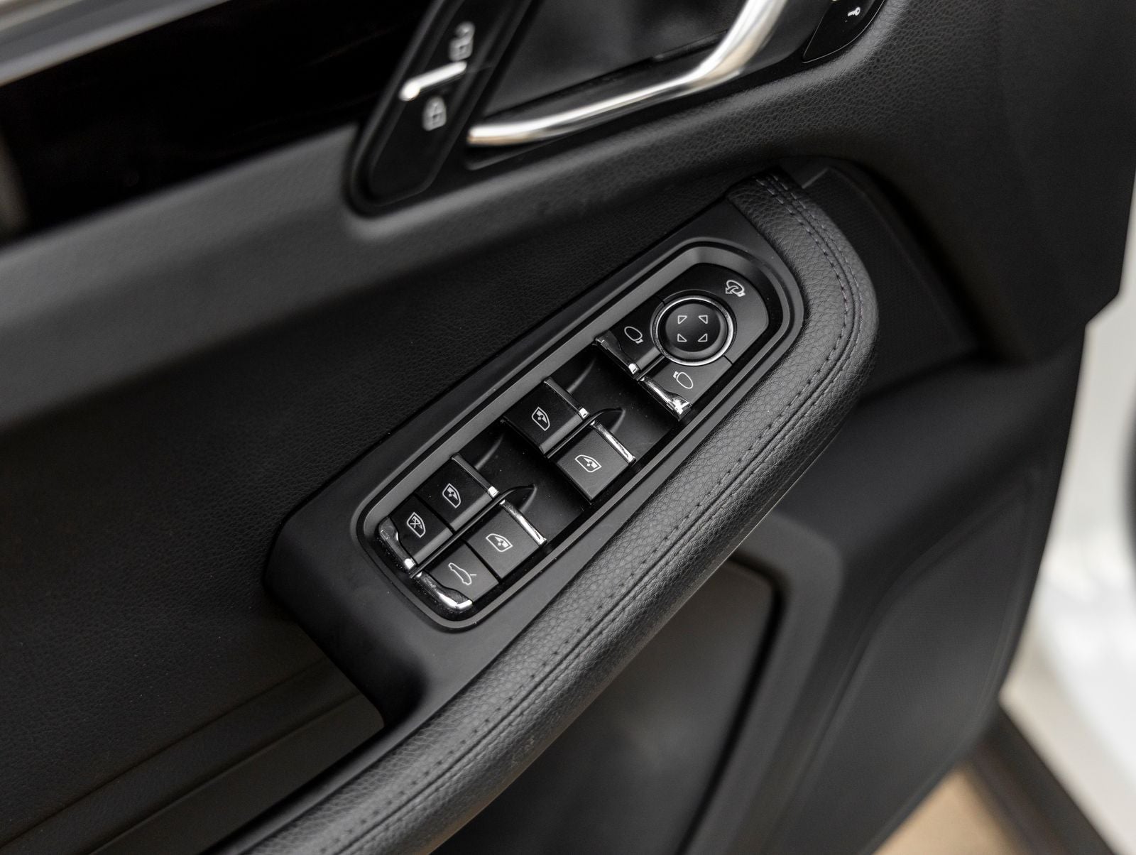 2023 Porsche Macan Macan