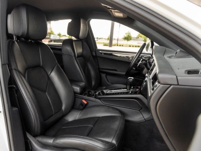 2023 Porsche Macan Macan