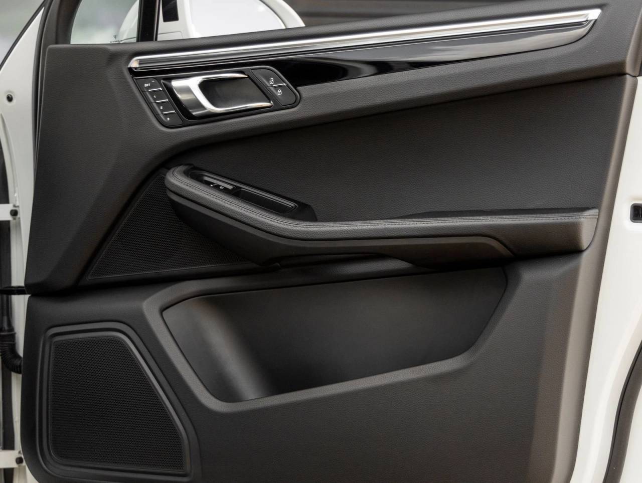 2023 Porsche Macan Macan