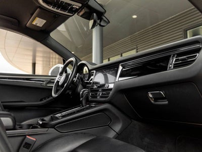 2023 Porsche Macan Macan