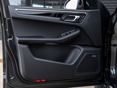 2025 Porsche Macan T