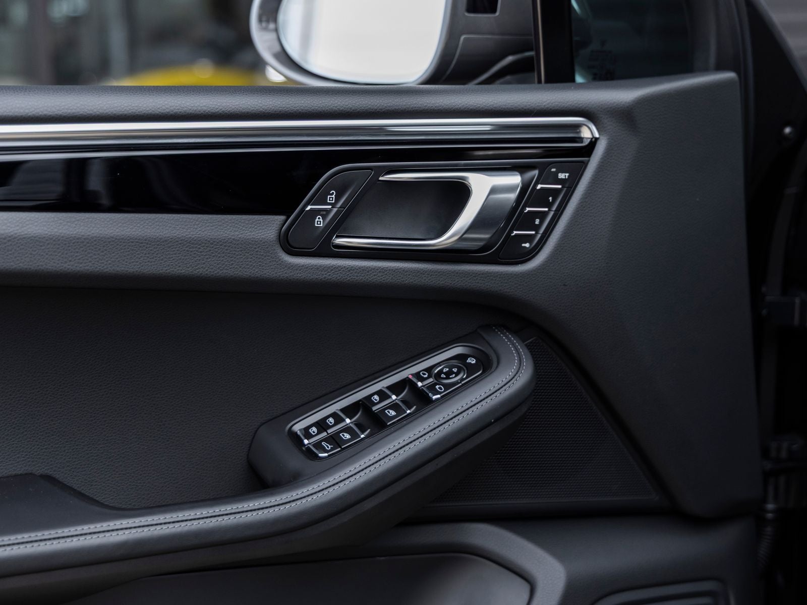2025 Porsche Macan T