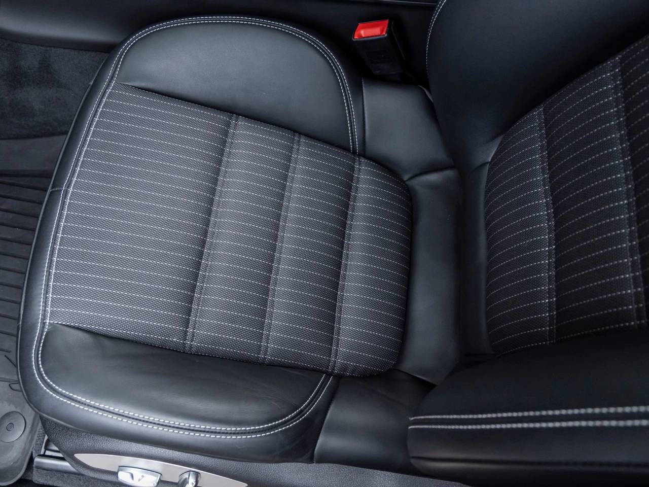 2025 Porsche Macan Macan T