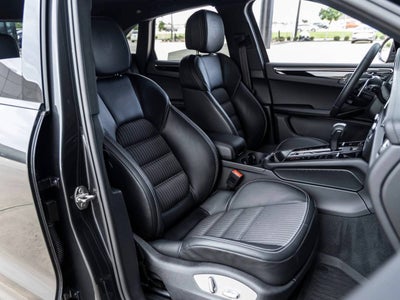 2025 Porsche Macan Macan T