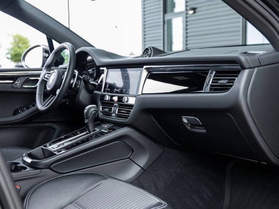 2025 Porsche Macan Macan T