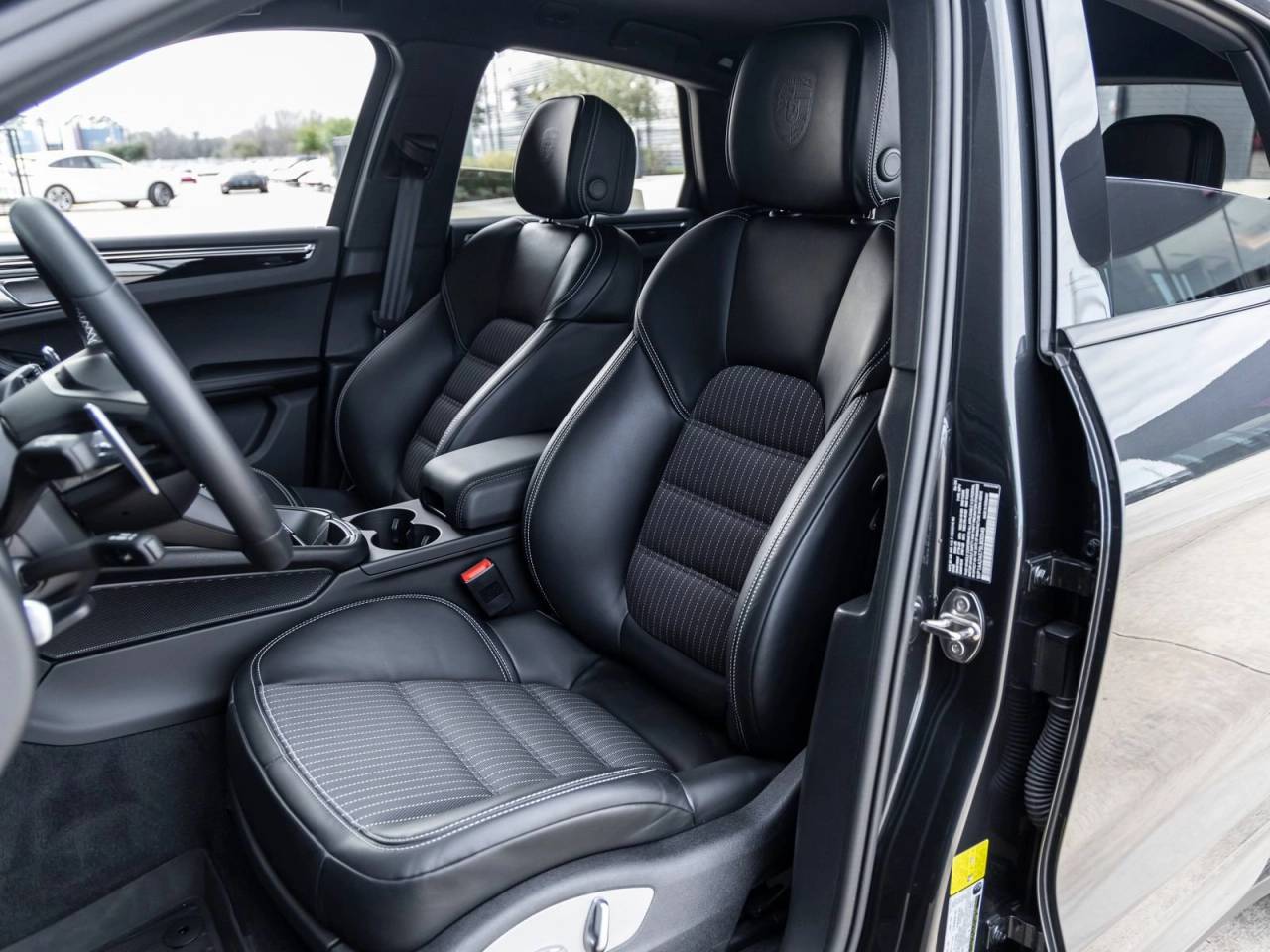 2025 Porsche Macan Macan T