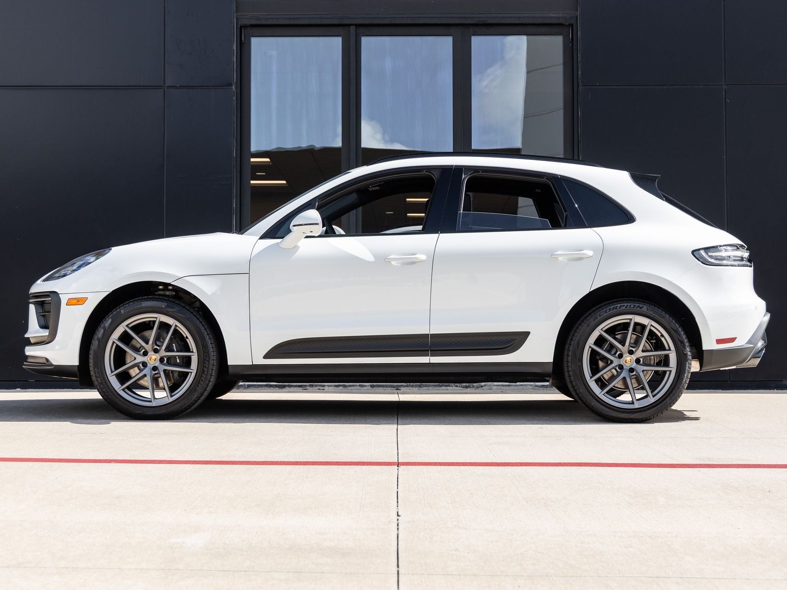 2025 Porsche Macan Macan