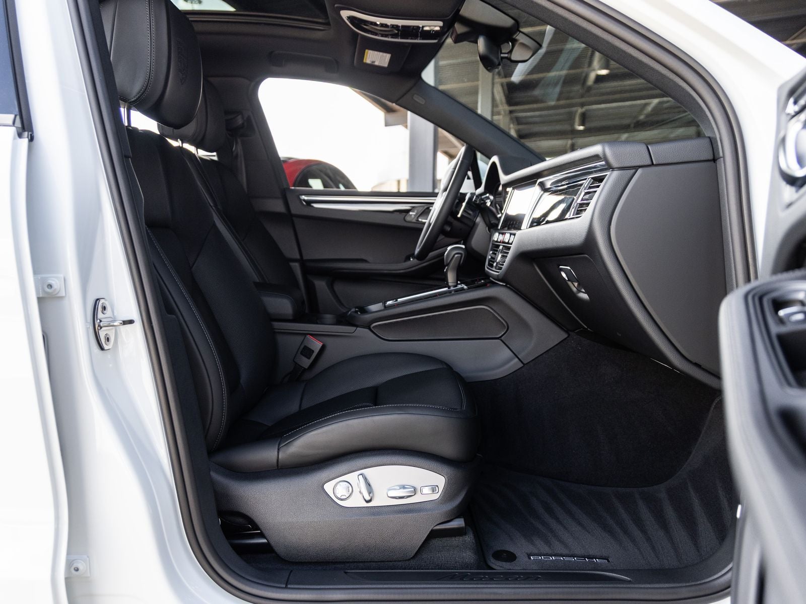 2025 Porsche Macan Macan