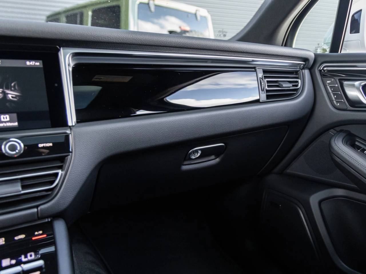 2025 Porsche Macan Macan