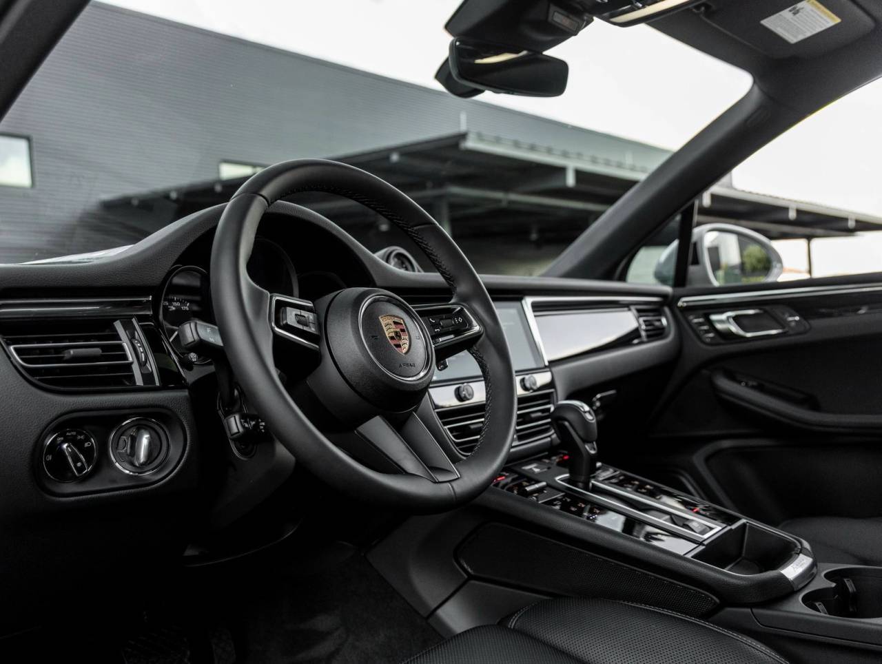 2025 Porsche Macan AWD