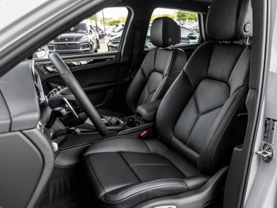 2025 Porsche Macan AWD