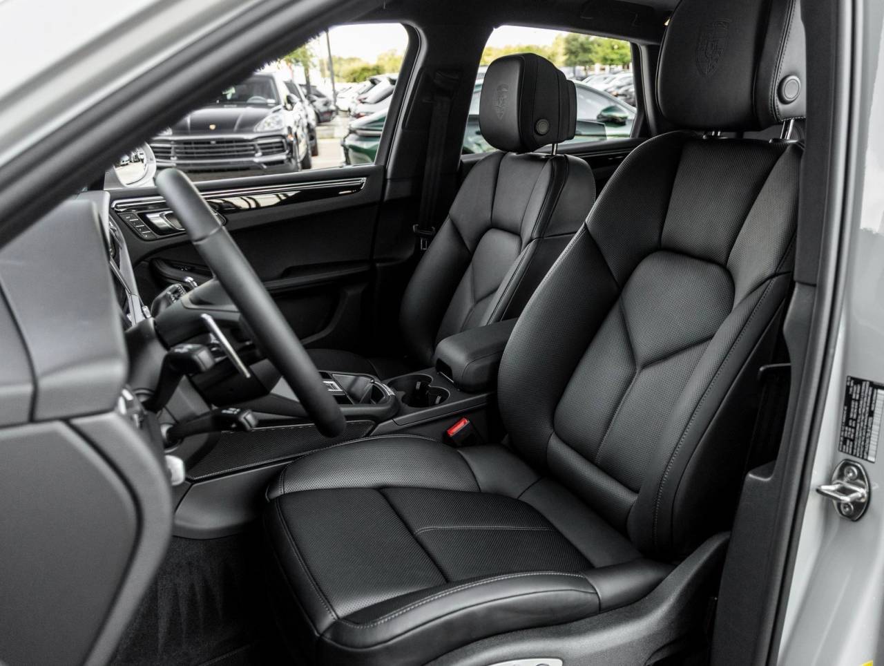 2025 Porsche Macan AWD