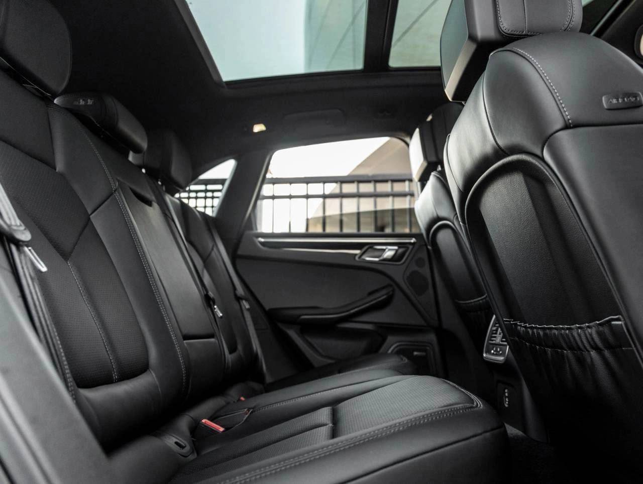 2025 Porsche Macan AWD
