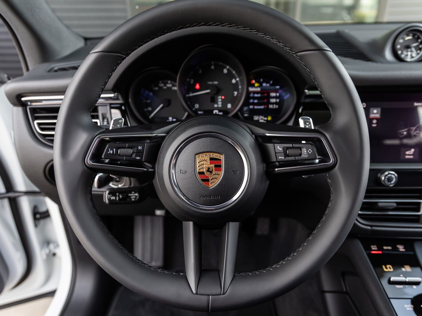 2026 Porsche Macan AWD
