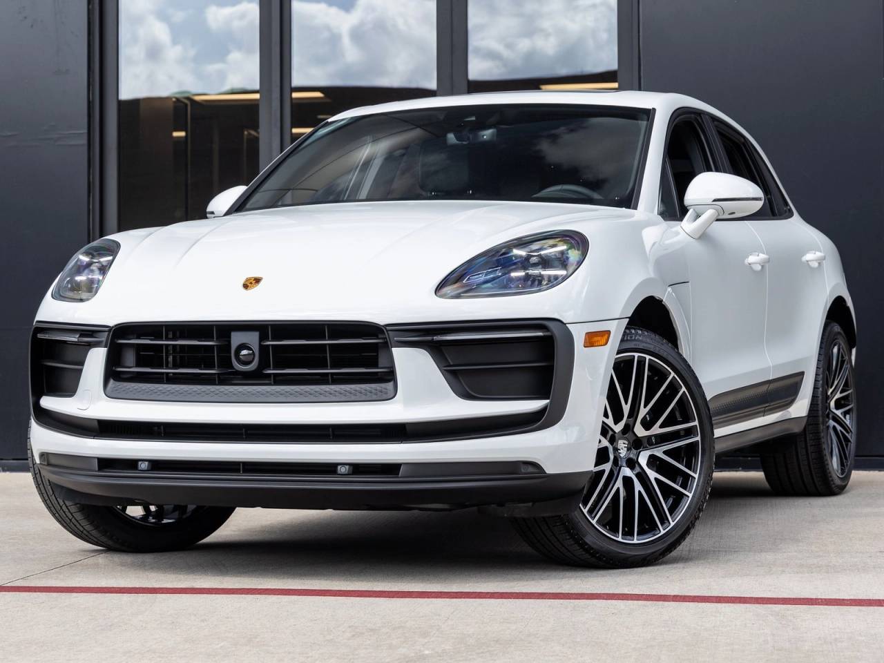 2026 Porsche Macan AWD