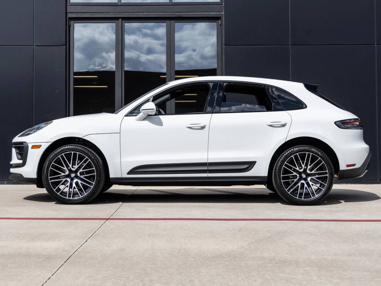 2026 Porsche Macan AWD