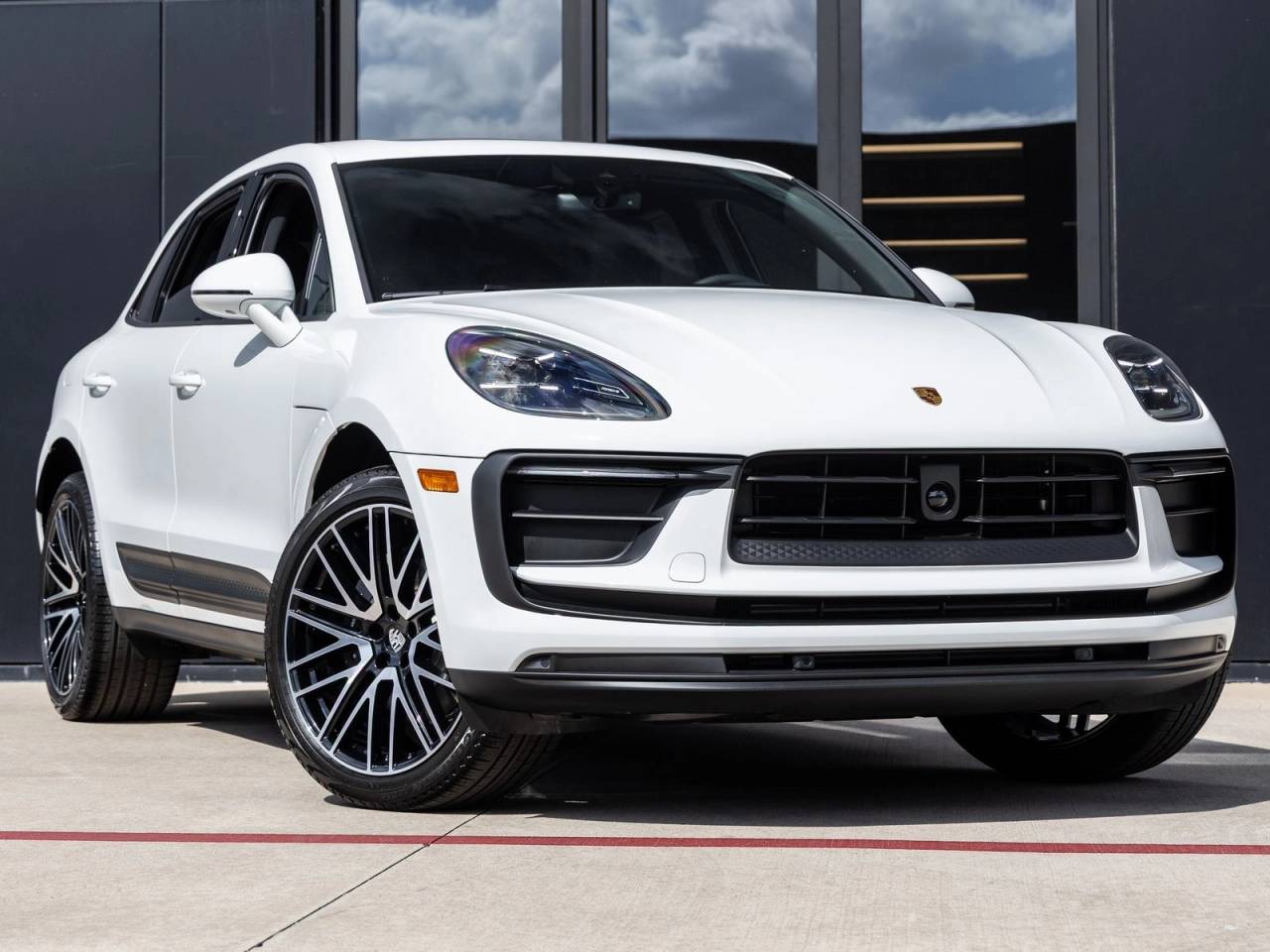 2026 Porsche Macan AWD