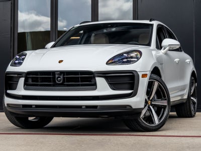 2026 Porsche Macan Base