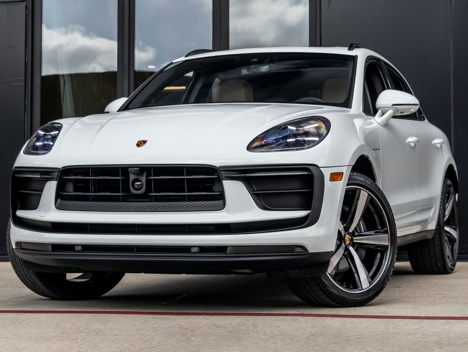 2026 Porsche Macan Base