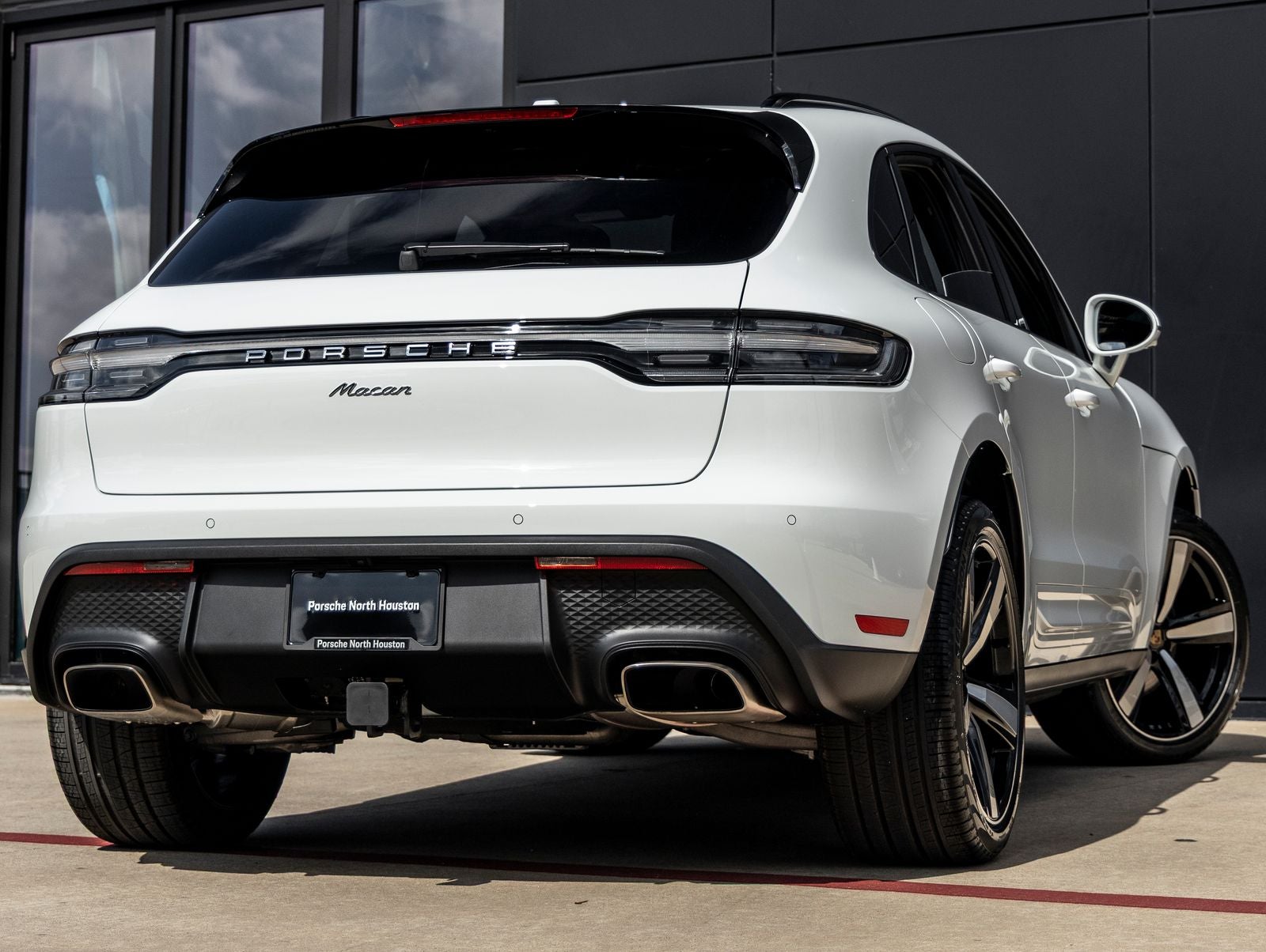 2026 Porsche Macan Base
