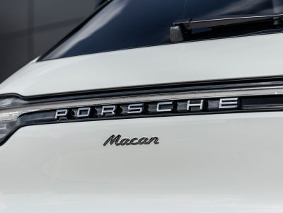 2026 Porsche Macan Base