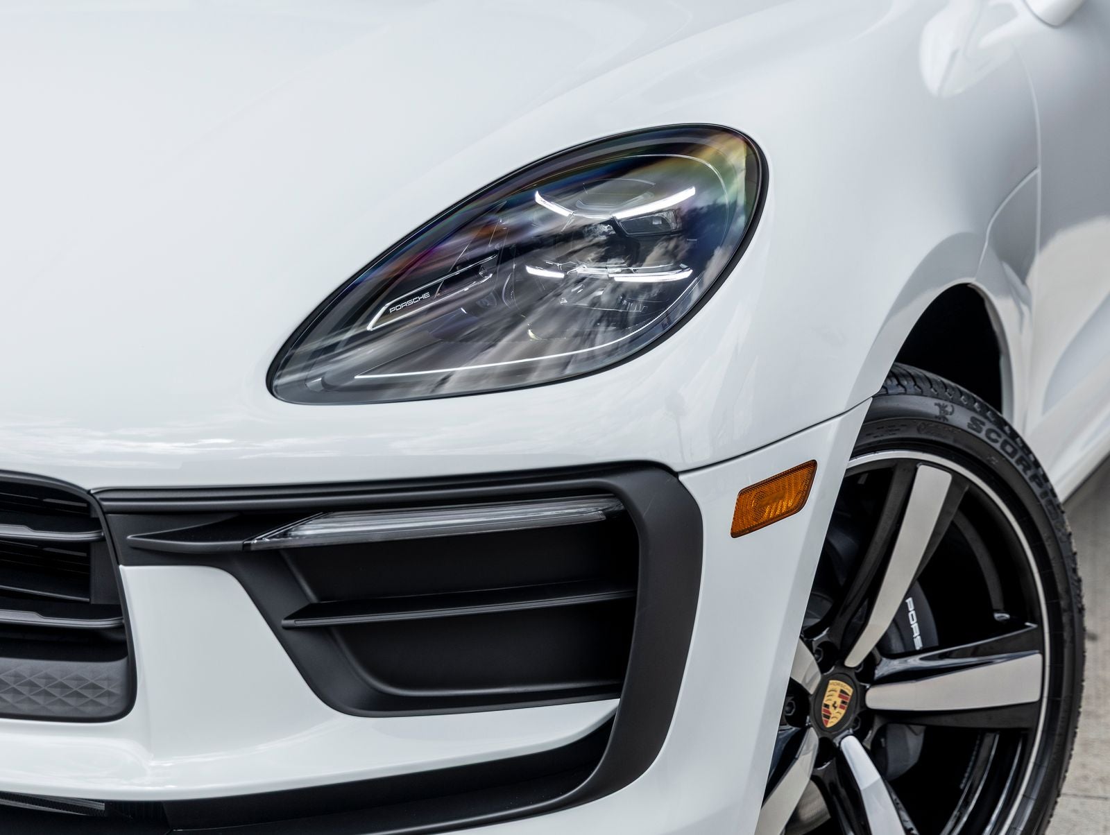 2026 Porsche Macan Base