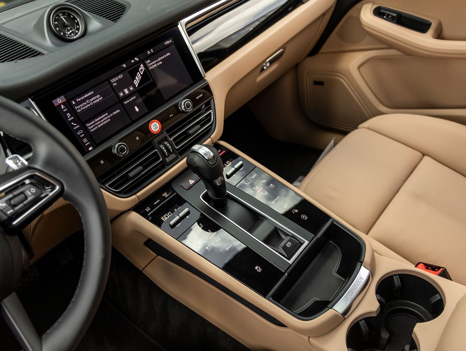2026 Porsche Macan Base