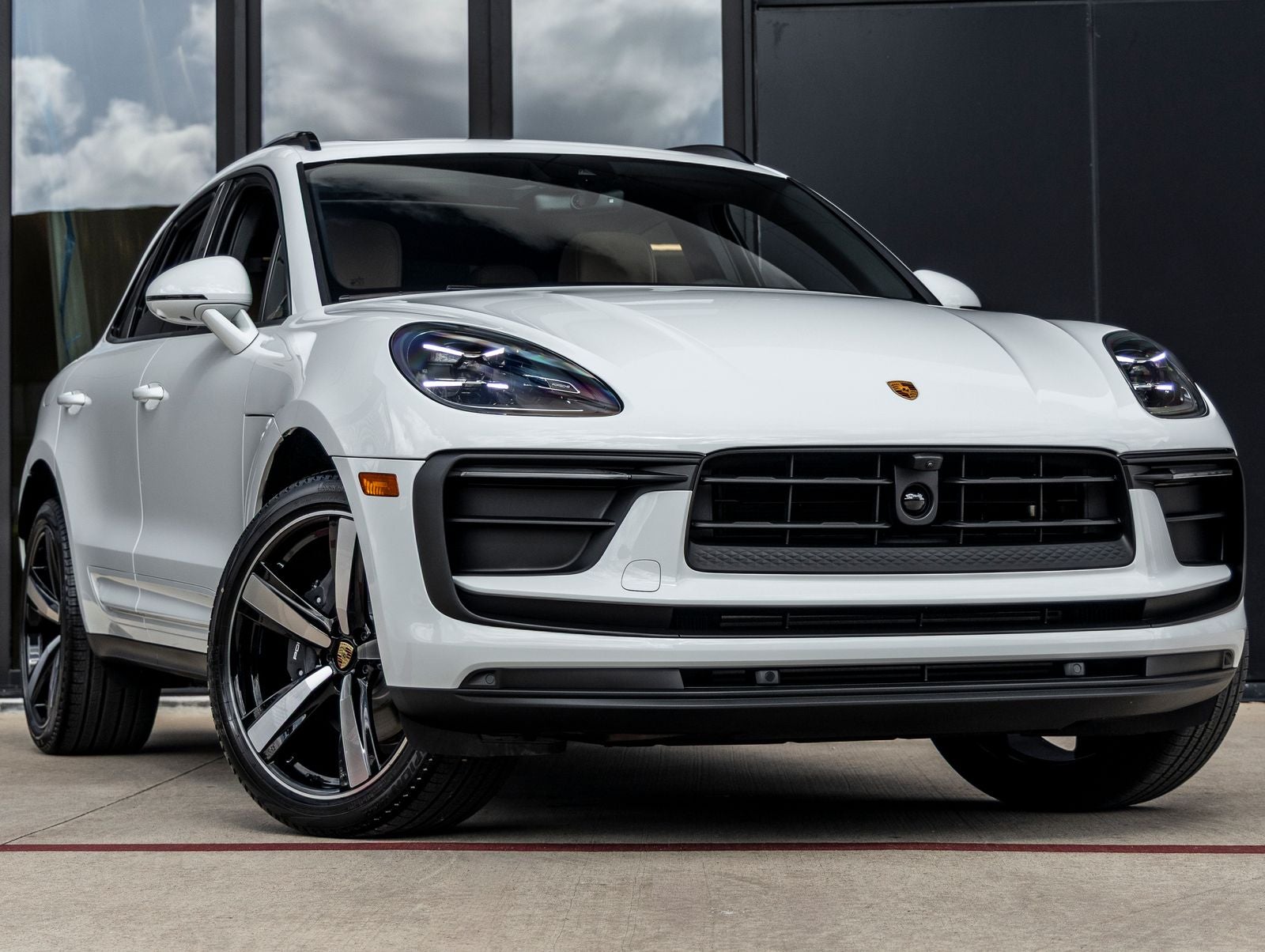 2026 Porsche Macan Base