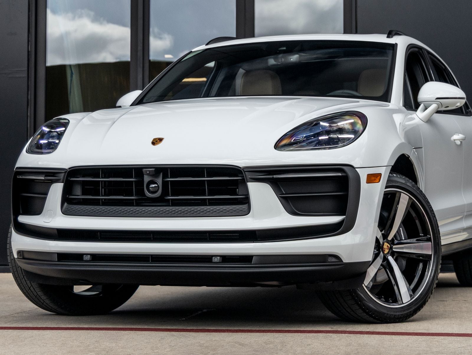 2026 Porsche Macan Base