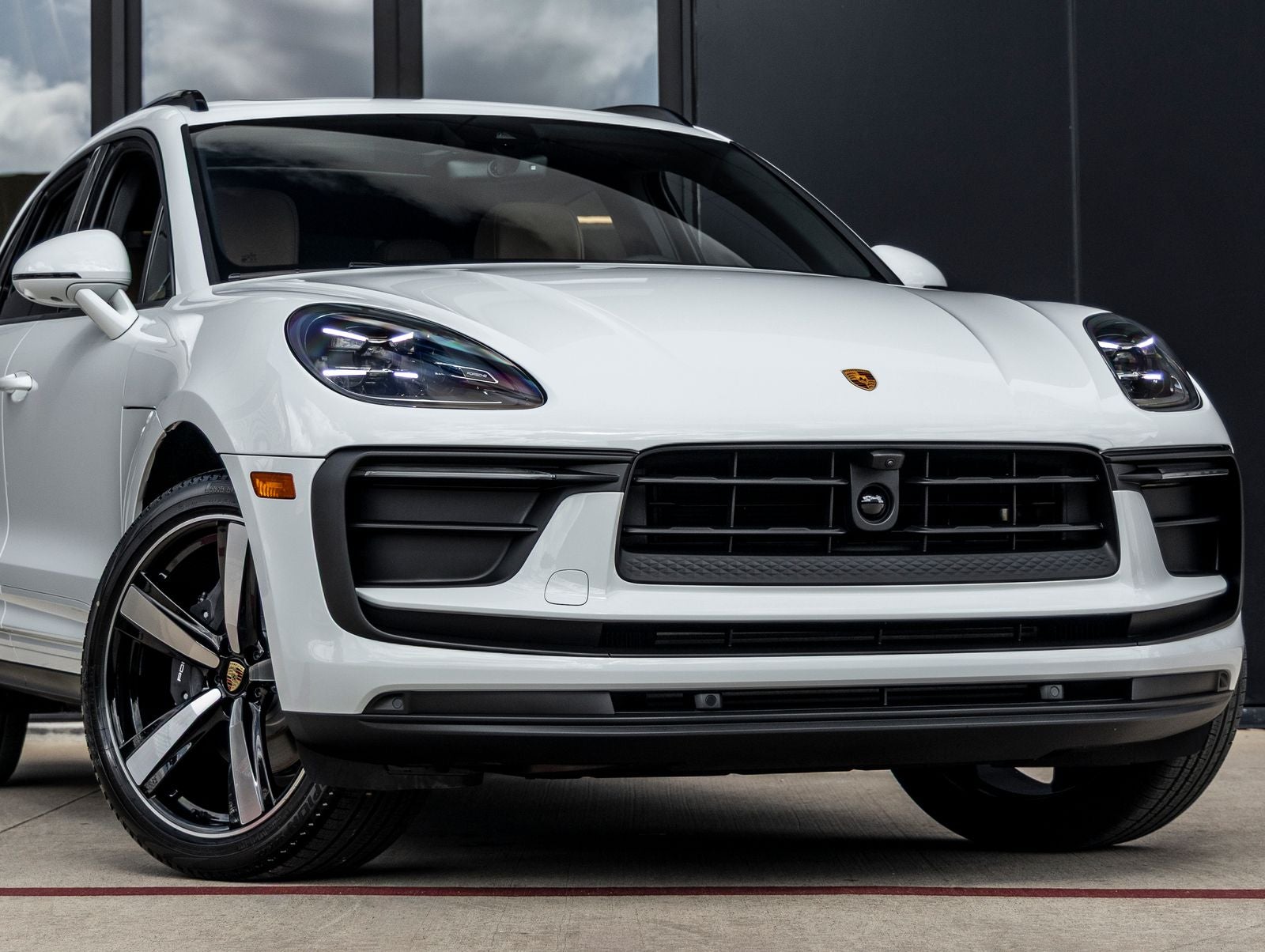 2026 Porsche Macan Base