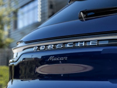 2026 Porsche Macan Base