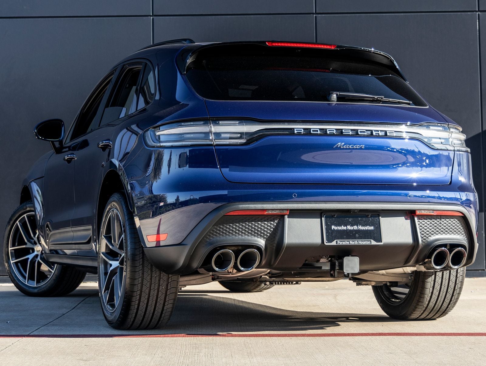 2026 Porsche Macan Base
