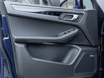 2026 Porsche Macan AWD