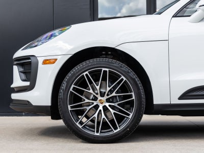 2026 Porsche Macan Base