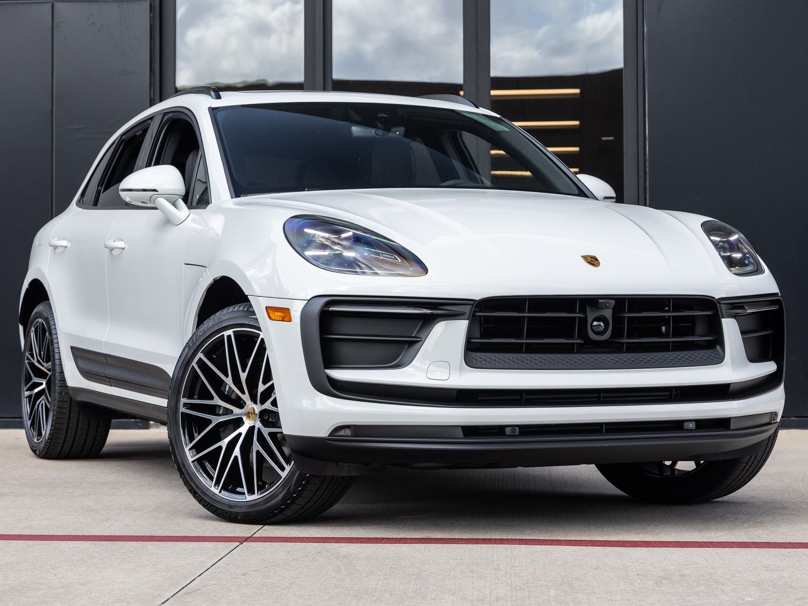 2026 Porsche Macan Base