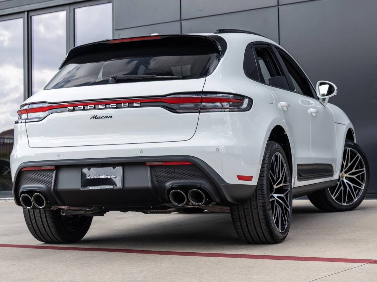 2026 Porsche Macan AWD