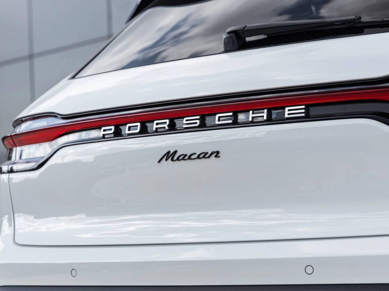 2026 Porsche Macan AWD