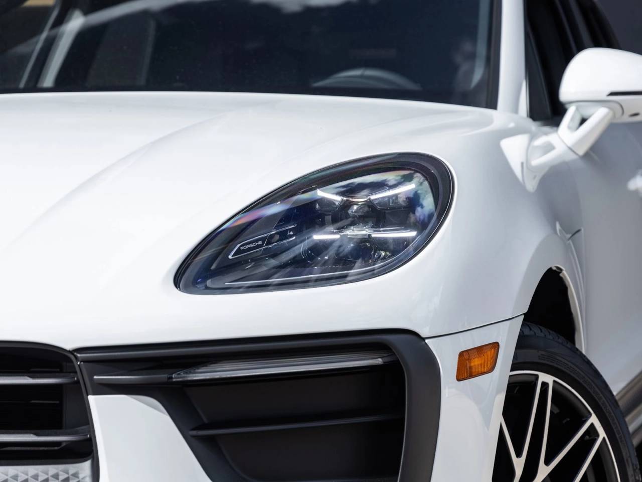 2026 Porsche Macan AWD