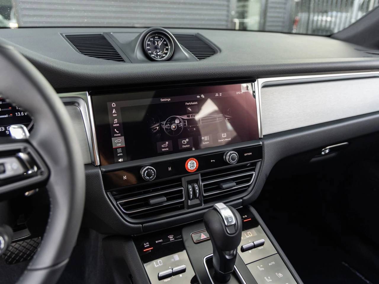 2026 Porsche Macan AWD