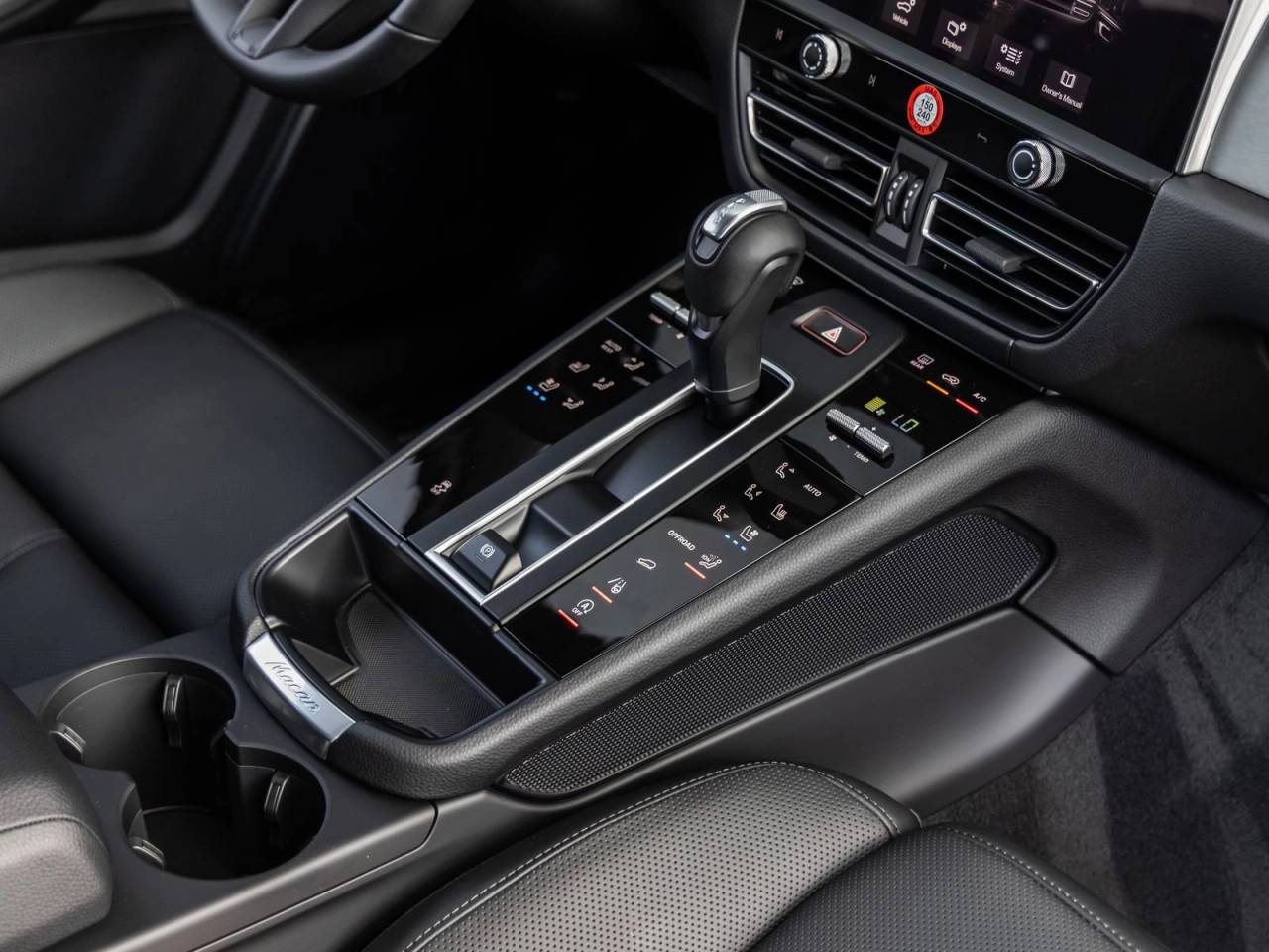 2026 Porsche Macan AWD