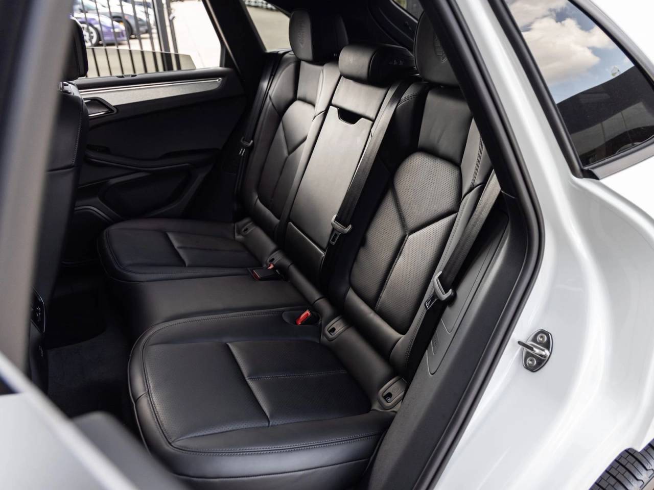 2026 Porsche Macan AWD