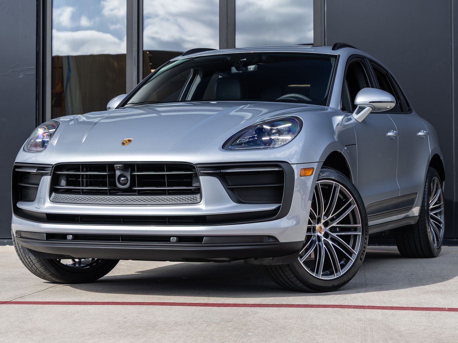 2026 Porsche Macan AWD