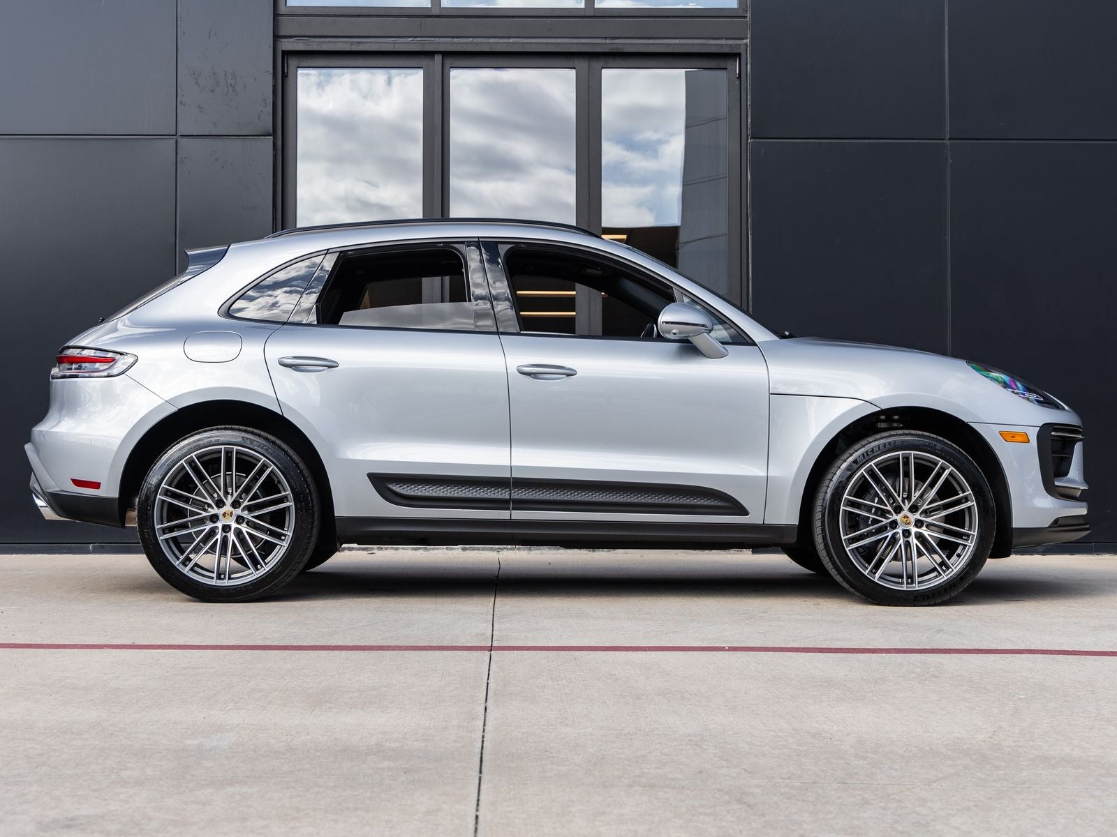 2026 Porsche Macan AWD
