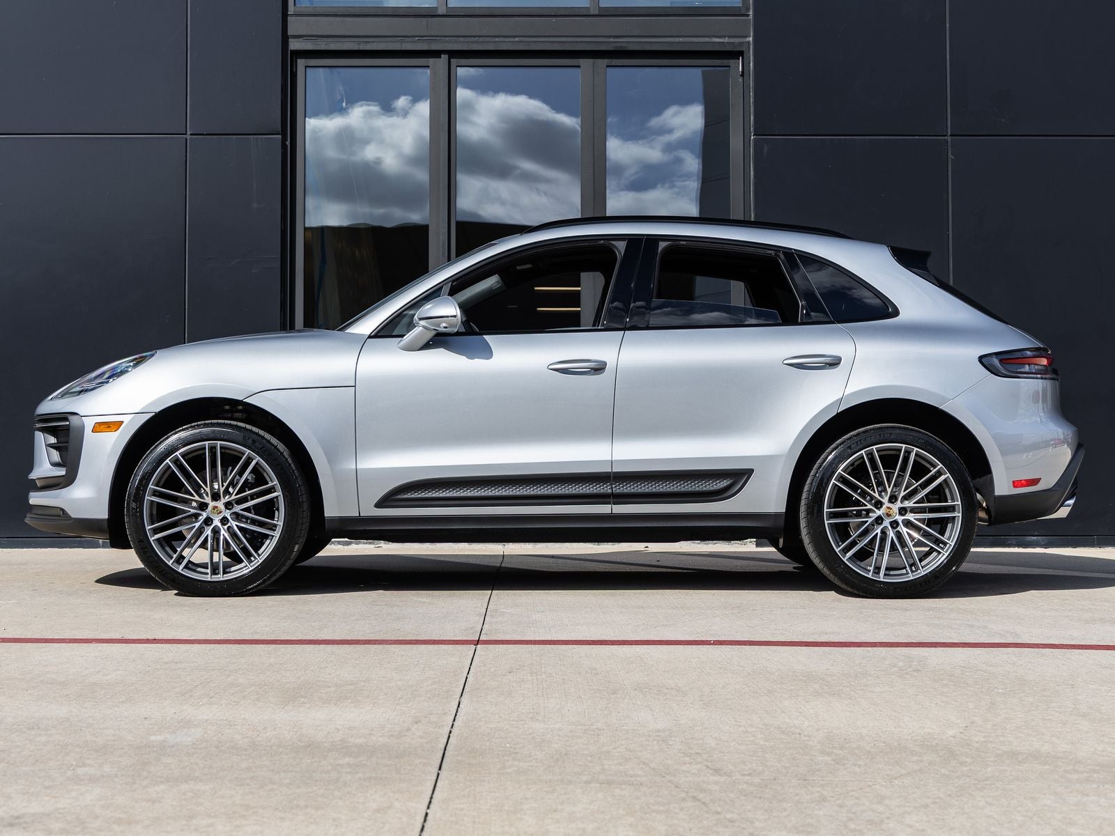 2026 Porsche Macan AWD