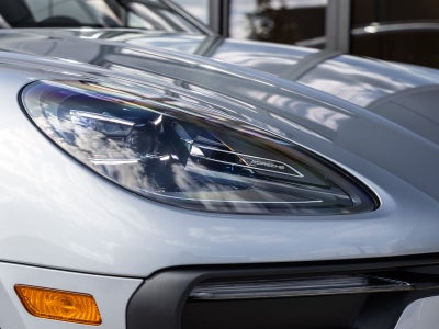 2026 Porsche Macan AWD