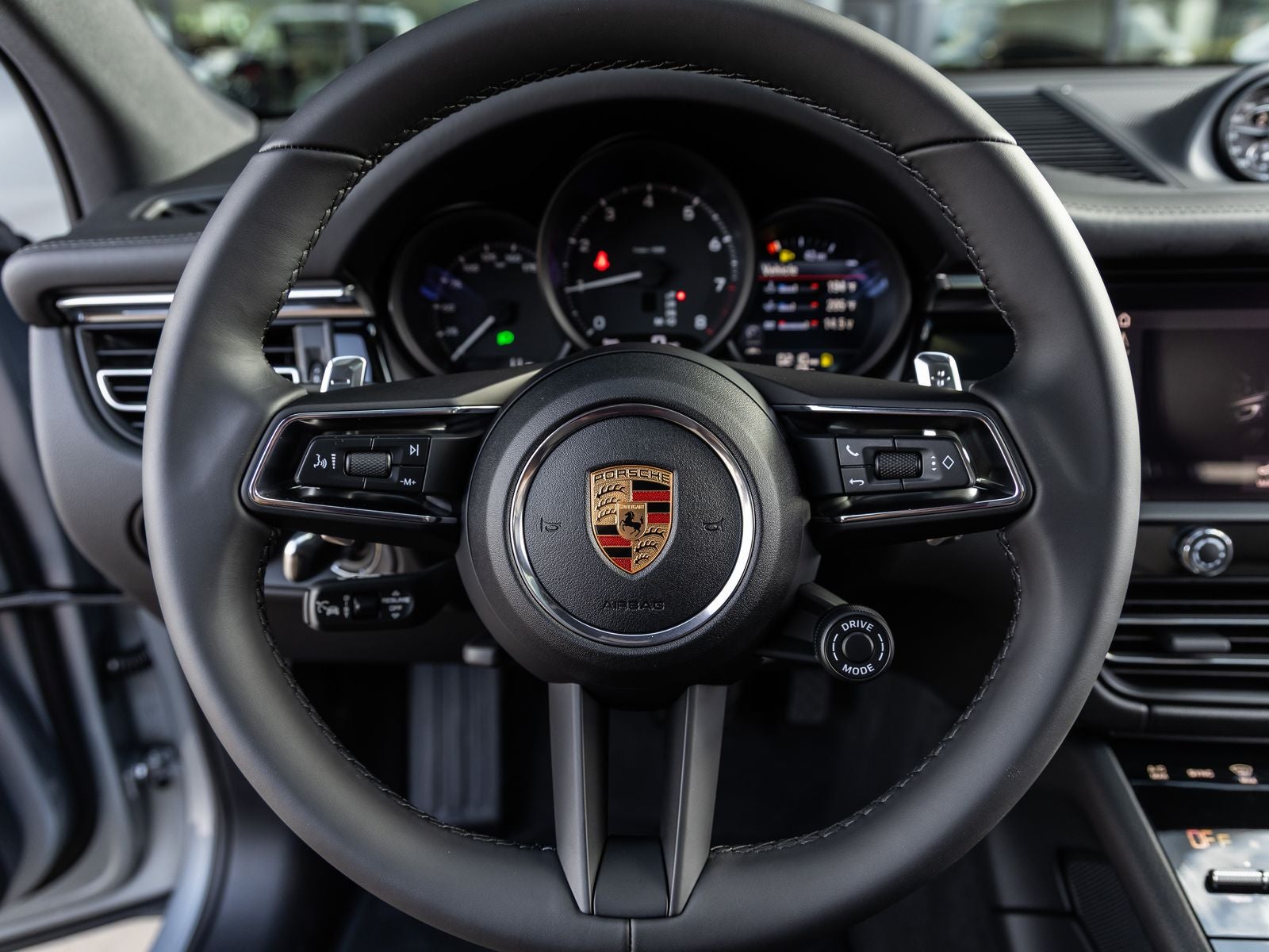 2026 Porsche Macan AWD